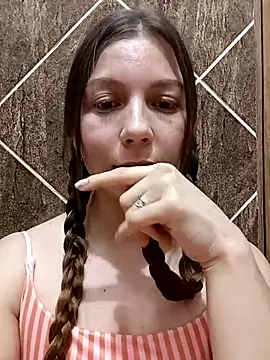 Arianna Moss online show from November 4, 2025, 1:48 am