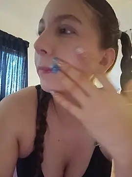 Arianna Moss online show from July 27, 2026, 9:55 pm