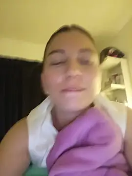 Arianna Moss online show from August 1, 2026, 4:45 am