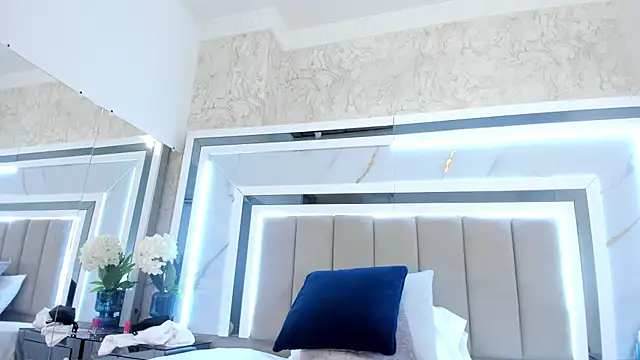 melodycharlotte online show from September 24, 2025, 12:19 pm