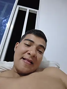 Snapshot of DeivanR_6 chatting on November 20, 2025, 4:01 am DeivanR 6 online show from November 20, 2025, 4:01 am