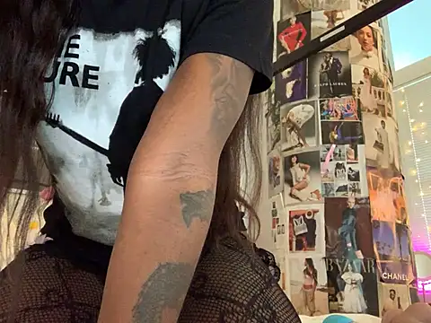 Kylielovesyou online show from February 11, 2026, 3:17 pm