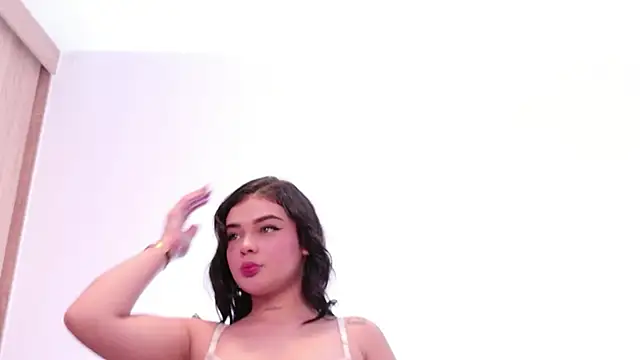 Snapshot of DulceDuarte chatting on October 17, 2025, 11:02 am DulceDuarte online show from October 17, 2025, 11:02 am