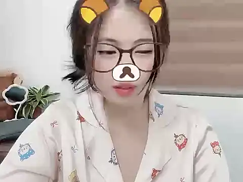 Snapshot of Amelia-babee chatting on September 13, 2025, 5:13 pm Amelia-babee online show from September 13, 2025, 5:13 pm