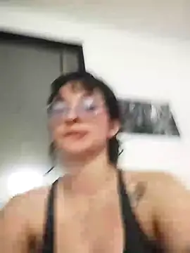 Snapshot of DavidAndClare chatting on September 14, 2025, 5:34 pm DavidAndClare online show from September 14, 2025, 5:34 pm