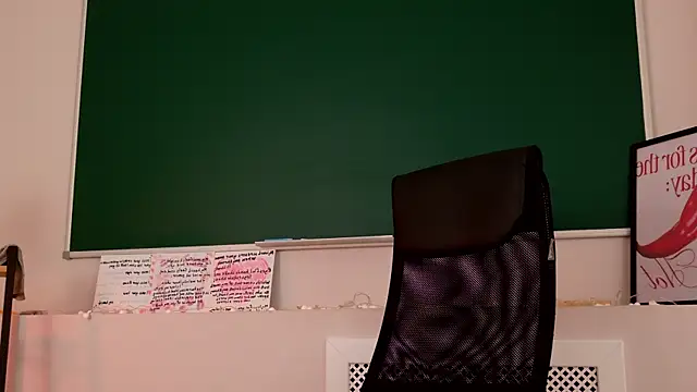 NoraHaynes online show from May 2, 2026, 3:11 am