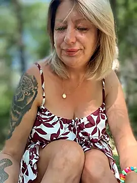 Snapshot of Milena-MilfaXXX chatting on July 6, 2026, 2:52 am Milena-MilfaXXX online show from July 6, 2026, 2:52 am