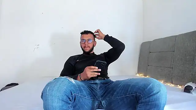 Edy coltt online show from September 25, 2025, 2:21 pm