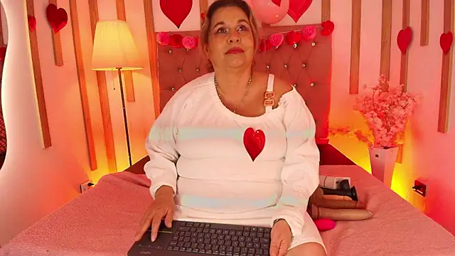 bonny wild online show from February 14, 2026, 9:00 pm