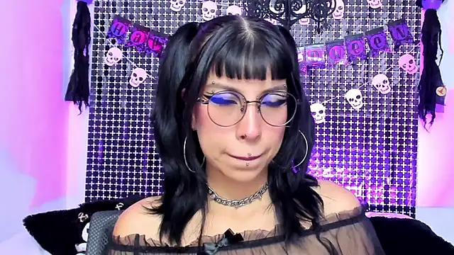 Rose 72 online show from October 14, 2025, 7:58 pm