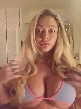 misstitmouseofficial online show from September 19, 2025, 7:25 pm