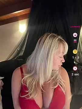 Snapshot of misstitmouseofficial chatting on May 30, 2026, 5:21 pm misstitmouseofficial online show from May 30, 2026, 5:21 pm