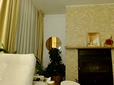 EliseBliss69 online show from October 27, 2025, 9:08 pm