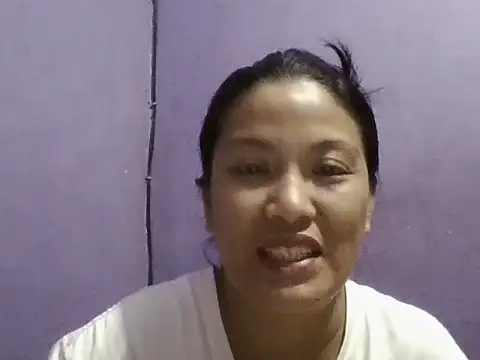 Uniquebeauty32 online show from November 4, 2025, 11:04 pm