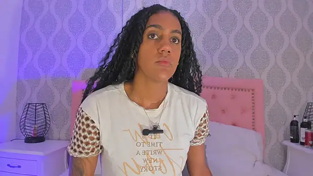 Snapshot of OnlyGia chatting on September 28, 2025, 7:41 pm OnlyGia online show from September 28, 2025, 7:41 pm