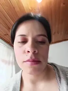 Snapshot of JenniferLegs chatting on December 17, 2025, 7:53 pm JenniferLegs online show from December 17, 2025, 7:53 pm