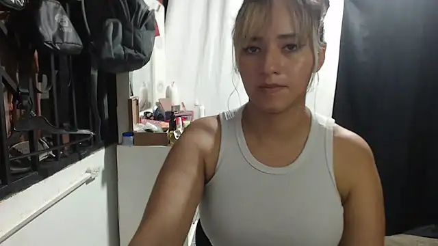 Snapshot of annie_clark2 chatting on October 3, 2025, 2:08 am annie clark2 online show from October 3, 2025, 2:08 am