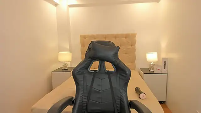 Snapshot of lovableXnaughty_lily chatting on November 11, 2025, 11:27 pm lovableXnaughty lily online show from November 11, 2025, 11:27 pm