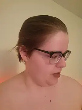 VeiledMuse online show from March 17, 2026, 1:32 am