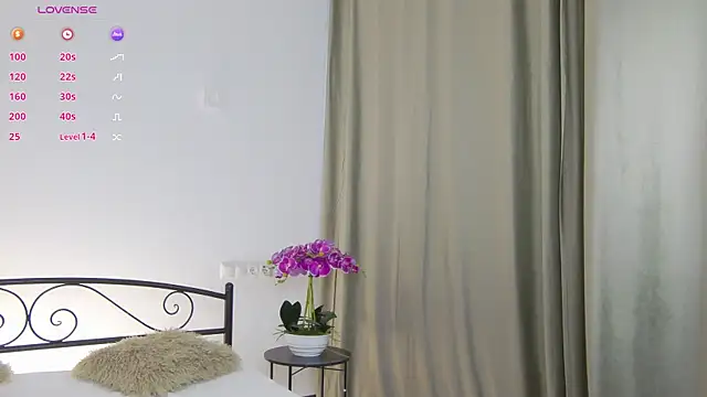 Snapshot of AlexsisFaee chatting on June 10, 2026, 6:34 am AlexsisFaee online show from June 10, 2026, 6:34 am