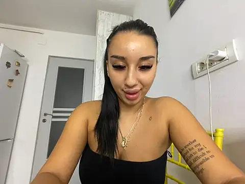 Snapshot of BlueEyes_BB chatting on October 8, 2025, 2:14 pm BlueEyes BB online show from October 8, 2025, 2:14 pm