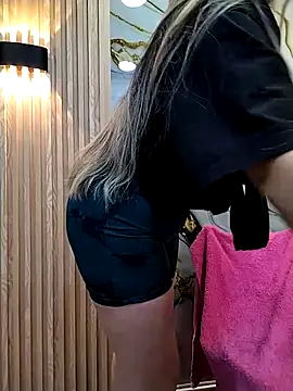 Snapshot of _ManuVeelez chatting on October 15, 2025, 4:01 am ManuVeelez online show from October 15, 2025, 4:01 am