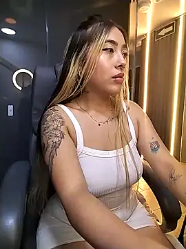  ManuVeelez online show from December 14, 2025, 4:01 pm