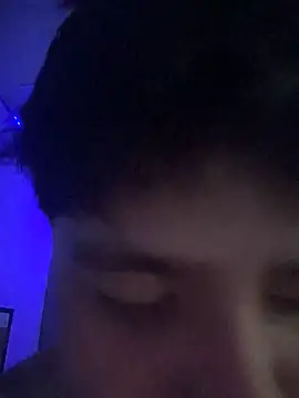 Kailertwink online show from May 5, 2026, 3:36 am