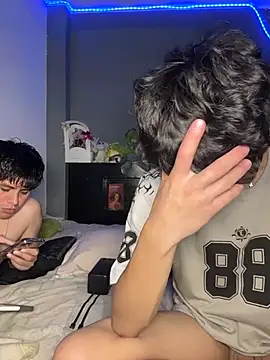 Kailertwink online show from July 1, 2026, 8:41 pm