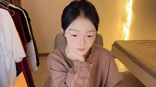 Robin-o3 online show from October 12, 2025, 8:52 pm