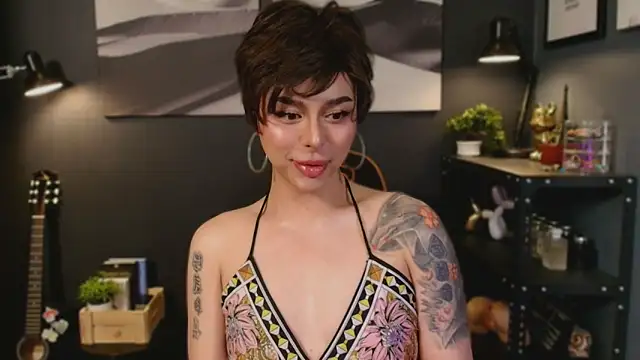 Snapshot of LUNACOCKSLAYER chatting on October 23, 2025, 11:35 pm LUNACOCKSLAYER online show from October 23, 2025, 11:35 pm