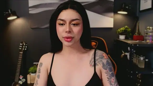 Snapshot of LUNACOCKSLAYER chatting on November 14, 2025, 2:27 pm LUNACOCKSLAYER online show from November 14, 2025, 2:27 pm