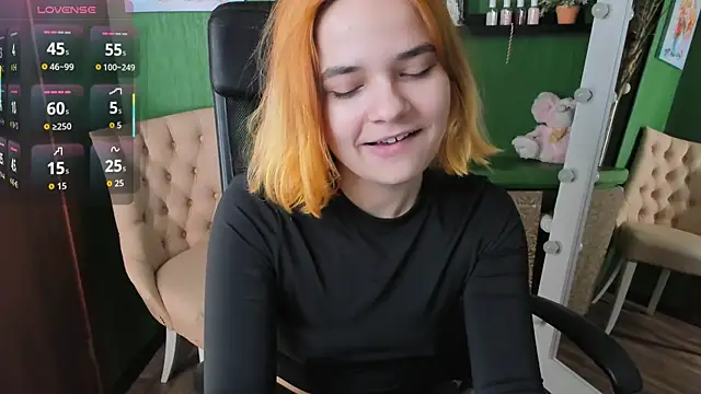 Snapshot of Gina_Dawson chatting on November 5, 2025, 8:36 am Gina Dawson online show from November 5, 2025, 8:36 am