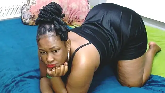 Snapshot of NaughtyMILFxox chatting on July 15, 2026, 6:57 pm NaughtyMILFxox online show from July 15, 2026, 6:57 pm