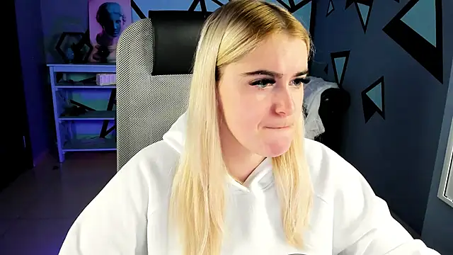 Stef Nicks online show from November 9, 2025, 9:07 am