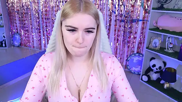 Stef Nicks online show from February 9, 2026, 9:13 am