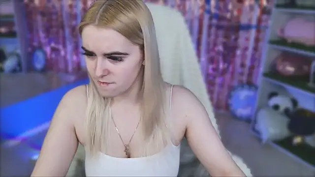 Stef Nicks online show from February 12, 2026, 9:04 am