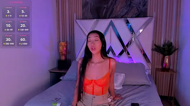 Snapshot of Sussyrosse_ chatting on December 4, 2025, 9:45 pm Sussyrosse online show from December 4, 2025, 9:45 pm