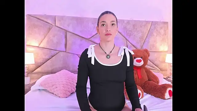 ClaradelMar online show from April 28, 2026, 10:31 am