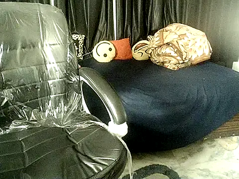 Anaconda-Mall online show from December 14, 2025, 8:02 pm