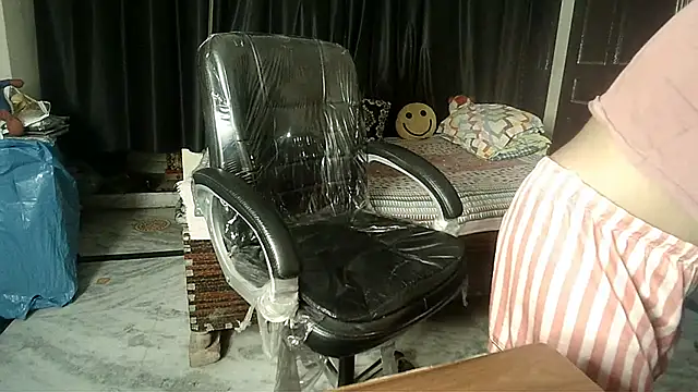 Snapshot of Anaconda-Mall chatting on June 7, 2026, 6:55 pm Anaconda-Mall online show from June 7, 2026, 6:55 pm
