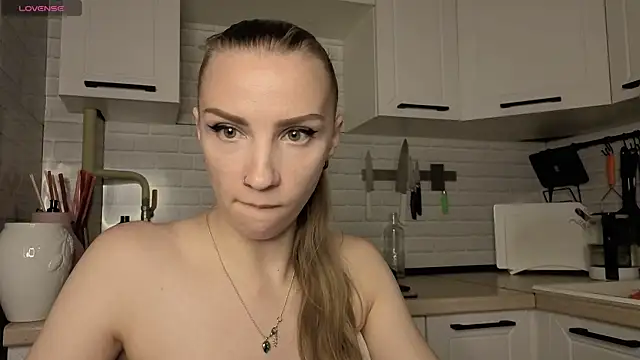 Edena  online show from June 21, 2026, 8:11 pm