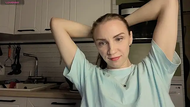 Edena  online show from June 22, 2026, 7:33 pm