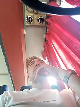 mert0359 online show from September 9, 2025, 1:21 pm