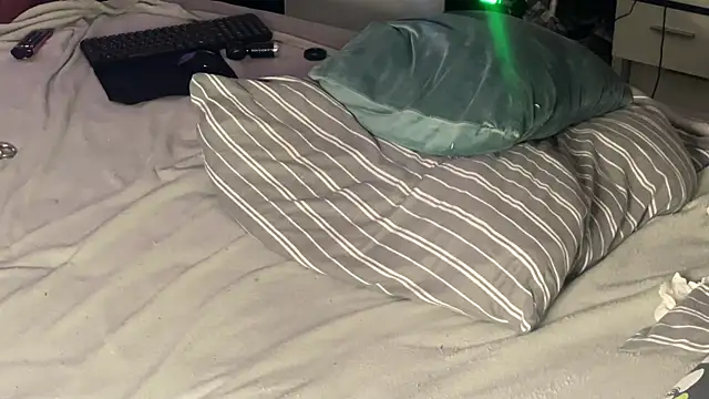 Snapshot of GayFun_bln chatting on December 4, 2025, 8:34 am GayFun bln online show from December 4, 2025, 8:34 am