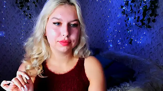 Snapshot of ChloeRicc chatting on October 12, 2025, 9:41 am ChloeRicc online show from October 12, 2025, 9:41 am