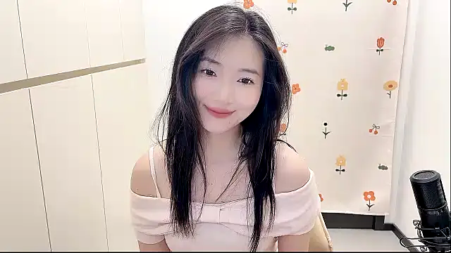 Rosalind xixi online show from September 9, 2025, 3:39 am