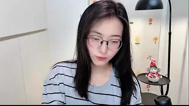 Snapshot of Rosalind_xixi chatting on December 17, 2025, 7:14 am Rosalind xixi online show from December 17, 2025, 7:14 am