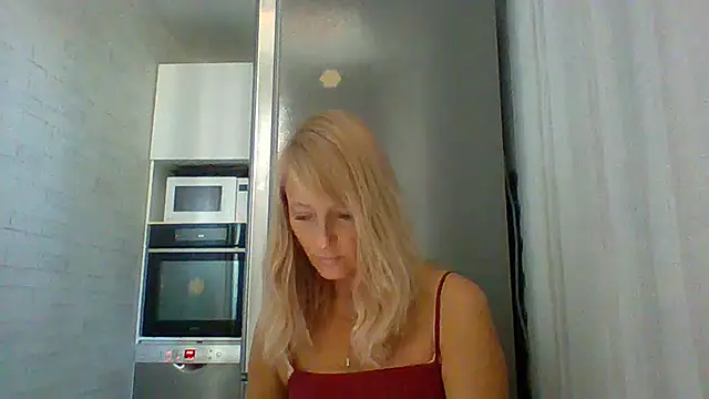 Snapshot of Vexxaa chatting on September 11, 2025, 10:04 am Vexxaa online show from September 11, 2025, 10:04 am