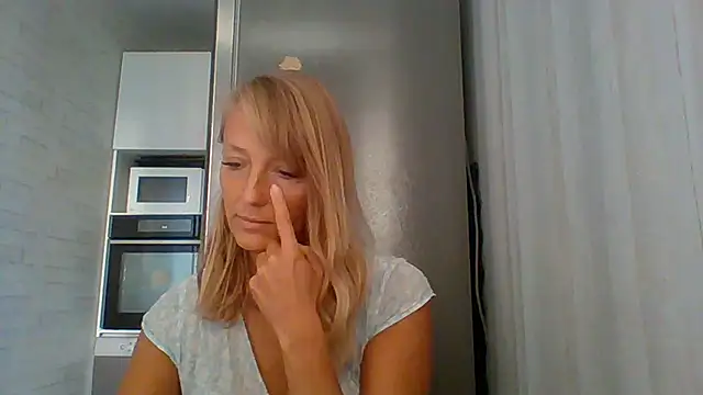 Snapshot of Vexxaa chatting on September 13, 2025, 1:11 pm Vexxaa online show from September 13, 2025, 1:11 pm